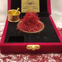 زعفران سوپرنگین رویال صادراتی پک مخمل لوکس+2گرم زعفران نگین رویال+هاون برنجی سنتی